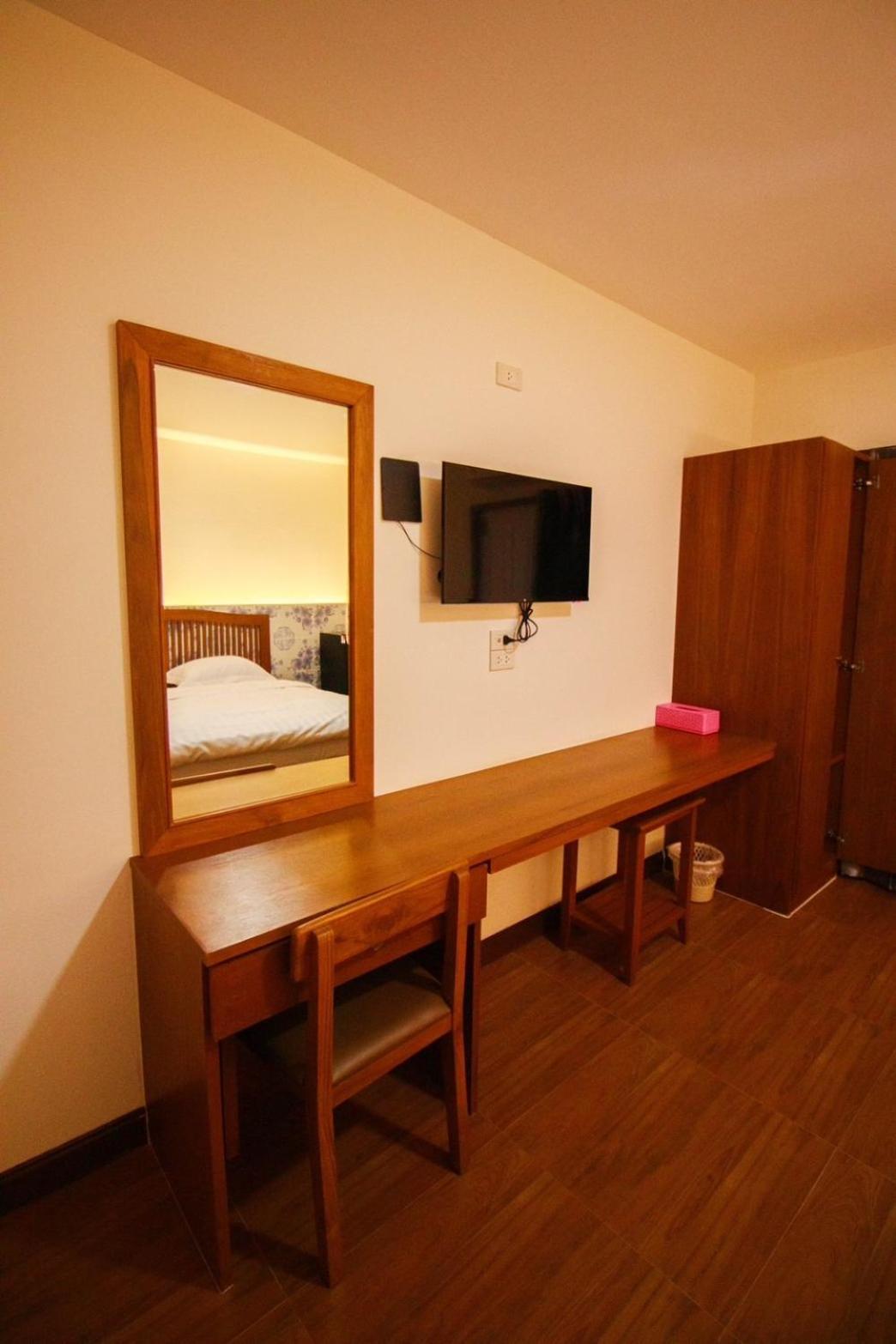 Bk Hotel Mae Sariang Zewnętrze zdjęcie